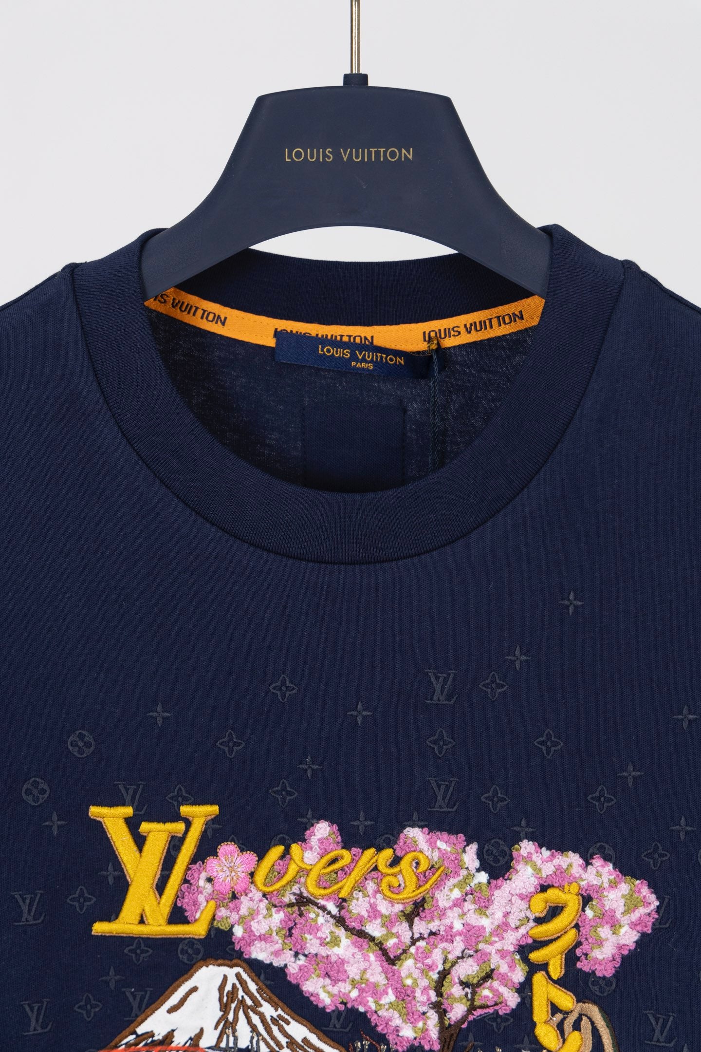 Louis Vuitton Istakoz & Sakura Nakışlı Tişört – Lupo Collection
