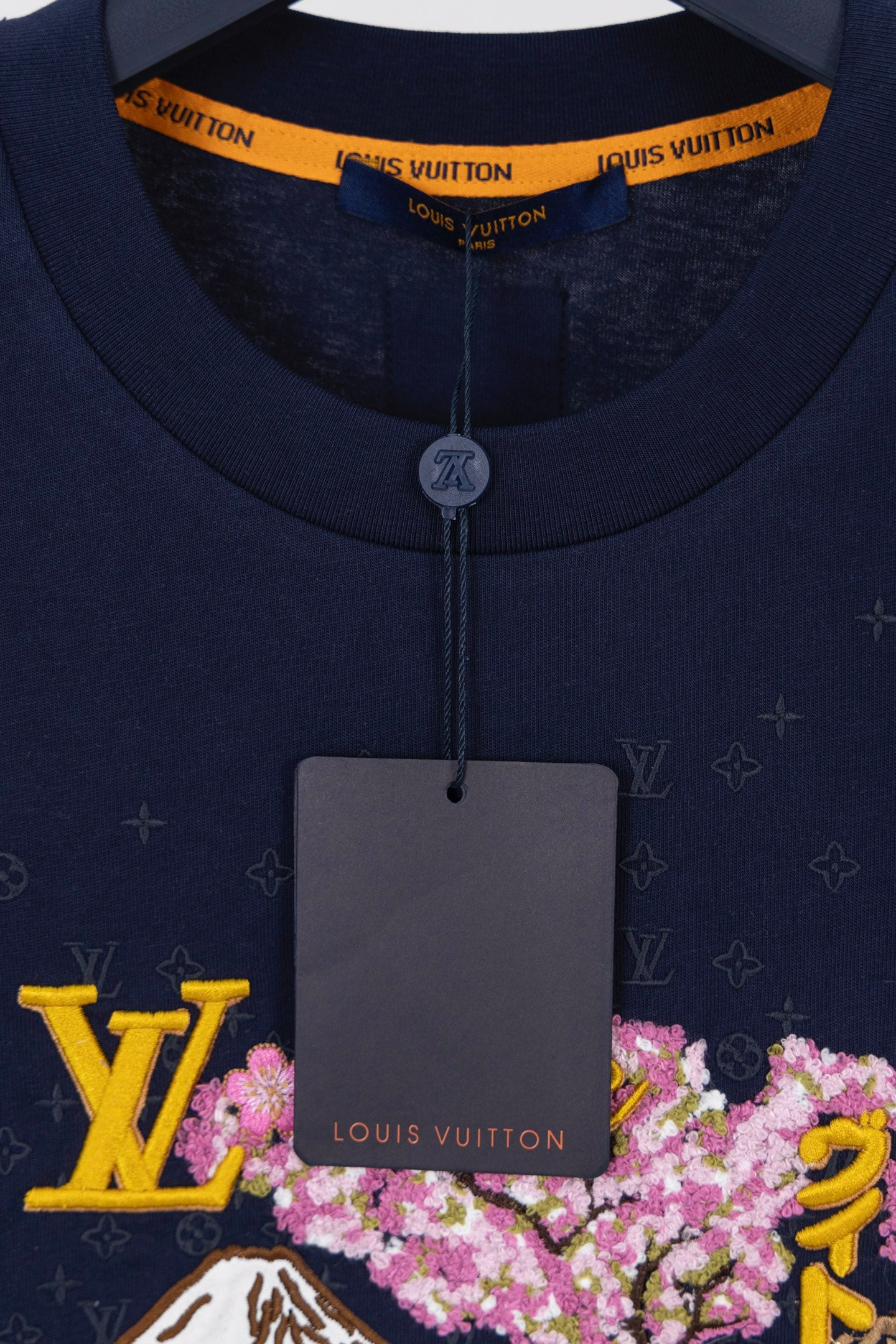 Louis Vuitton Istakoz & Sakura Nakışlı Tişört – Lupo Collection